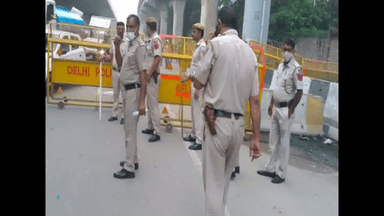 दिल्ली पुलिस ने दो पासपोर्ट रखने के आरोप में पति, पत्नी व बेटी को किया गिरफ्तार #पासपोर्ट #अपराध