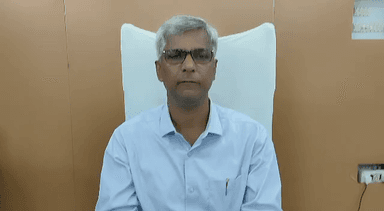 प्रधानमंत्री फसल योजना बीमा के अंतर्गत इफको टोकियो जागरूक रथ को DM द्वारा कलेक्ट्रेट से हरी झंडी दिखाकर रवाना किया