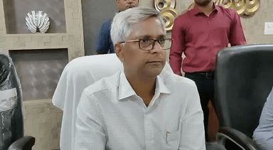 मुरादाबाद जिलाधिकारी शैलेन्द्र कुमार सिंह हर घर तिरंगा लगाए जाने के संबंध में जानकारी देते हुए