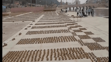 अयोध्या में चल रही हैं दीपोत्सव कार्यक्रम की तैयारियां, दीयों से सजाए जा रहे घाट #अयोध्या_दीपोत्सव