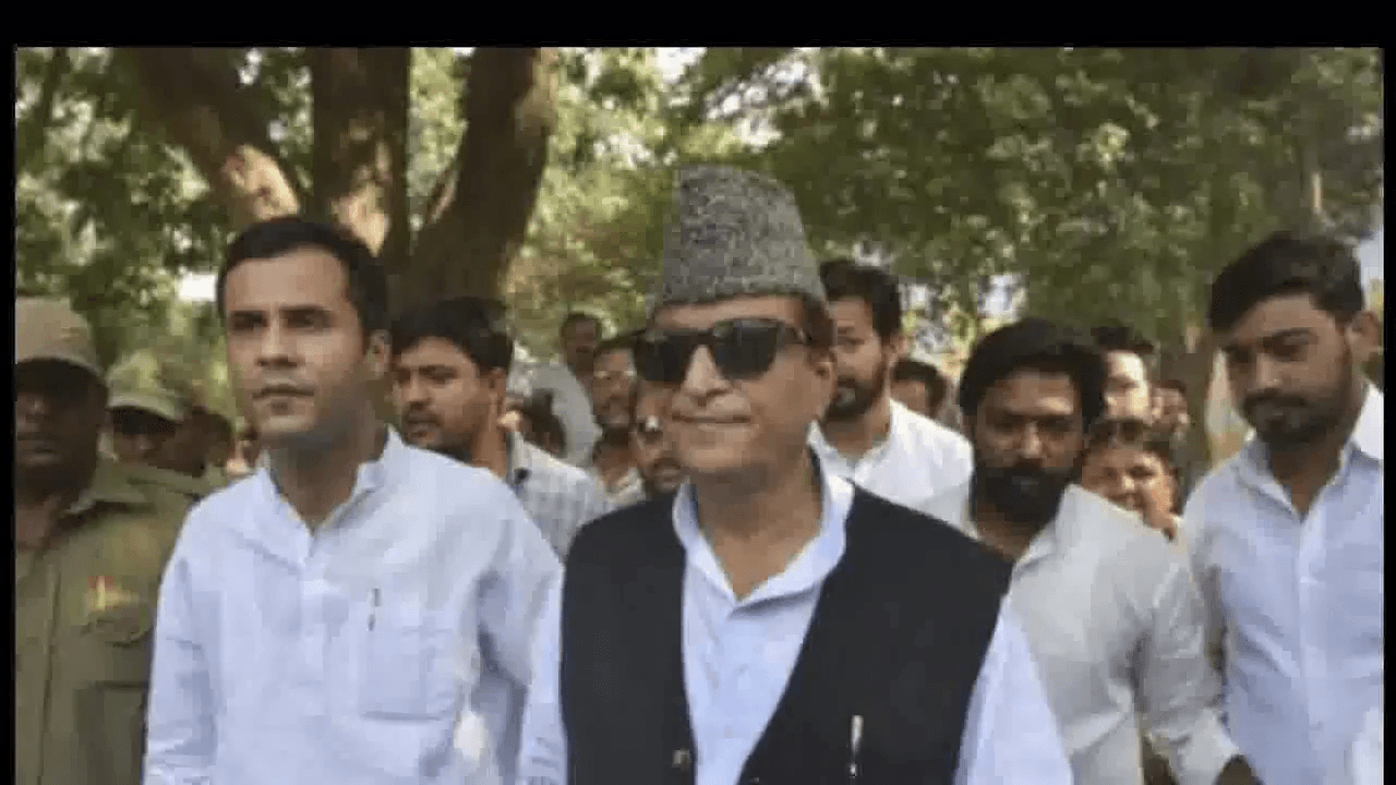 यूपी के रामपुर में विवादित बयान देने के आरोप में महिला की शिकायत पर आज़म खान पर केस दर्ज #आज़म_खान
