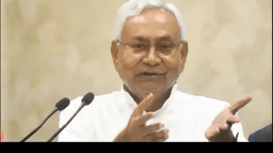 मुज़फ्फरपुर में सीएम नीतीश की रैली में शिक्षक अभ्यर्थियों ने किया हंगामा, फेंकी गई कुर्सियां #सीएम_नीतीश #रैली