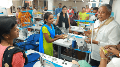 ಬೆಂಗಳೂರು ಉತ್ತರ: ನಾಯಂಡಹಳ್ಳಿಯ ಗಾರ್ಮೆಂಟ್ಸ್’ಗೆ ಭೇಟಿ ನೀಡಿ ಸಿಬ್ಬಂದಿಗಳ ಅಹವಾಲು ಸ್ವೀಕರಿಸಿದ ಸಚಿವ ಸೋಮಣ್ಣ