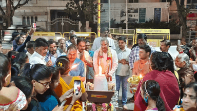 ಬೆಂಗಳೂರು ಉತ್ತರ: ಬಾಣಸವಾಡಿಯ ಅಯ್ಯಪ್ಪ ಸ್ವಾಮಿ ದೇವಸ್ಥಾನಕ್ಕೆ ಕೆಜೆ ಜಾರ್ಜ್ ಭೇಟಿ: ಮಕರ ಜ್ಯೋತಿ ಪೂಜೆಯಲ್ಲಿ ಭಾಗಿ