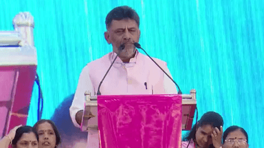 ಬೆಂಗಳೂರು ಉತ್ತರ: ಕಾಂಗ್ರೆಸ್ ಅಧಿಕಾರಕ್ಕೆ ಬಂದ್ರೆ ಮಹಿಳೆಯರಿಗೆ 2,000 ರೂ. ವಿತರಣೆ: ಅರಮನೆ ಮೈದಾನದಲ್ಲಿ ಡಿ.ಕೆ.ಶಿ. ಘೋಷಣೆ