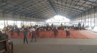 रादौर अनाज मंडी मेें गणतन्त्र दिवस की फाईनल रिहर्सल करते स्कूली बच्चे