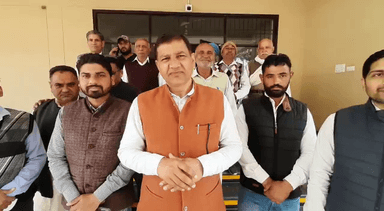 सरस्वती हैरिटेज बोर्ड के वाईस चेयरमैन धुम्मन सिंह किरमिच ने पीडब्ल्यूडी रैस्ट हाऊस बिलासपुर में किसानों की बैठक ली।