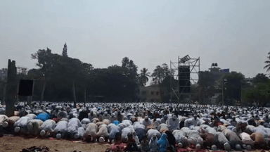 ಬೆಂಗಳೂರು ಉತ್ತರ: ನಾಡಿನೆಲ್ಲೆಡೆ ರಂಜಾನ್ ಹಬ್ಬದ ಸಂಭ್ರಮ: ಚಾಮರಾಜಪೇಟೆ ಈದ್ಗಾ ಮೈದಾನದಲ್ಲಿ ಸಾಮೂಹಿಕ ಪ್ರಾರ್ಥನೆ