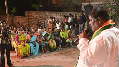 ಬೆಂಗಳೂರು ಉತ್ತರ: ಸೋಮೇಶ್ವರ ನಗರ ಮತ್ತು ಮಾರಪ್ಪನ ಪಾಳ್ಯದ ಗಜಾನನ ಸ್ಲಂ'ನಲ್ಲಿ ಬೂತ್'ಮಟ್ಟದ ಸಭೆ ನಡೆಸಿದ ಗೋಪಾಲಯ್ಯ