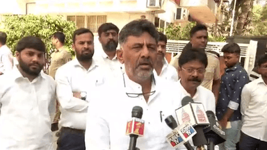 ಬೆಂಗಳೂರು ಉತ್ತರ: ಬಿಜೆಪಿಯವರಂತೆ ನಾವು 40 ಪರ್ಸೆಂಟ್ ಕಮಿಷನ್ ಪಡೆದಿಲ್ಲ: ಸದಾಶಿವ ನಗರದಲ್ಲಿ ಡಿಕೆಶಿ ಟಾಂಗ್