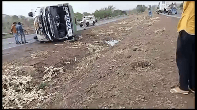 गुना नगर: टायर फटने से भदौरा घाटी पर पलटी बस,  कई  यात्री घायल
9 यात्री जिला अस्तपाल में उपचारत  दो की हालत गंभीर