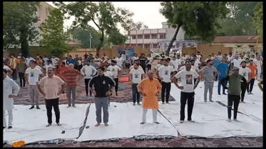 गुना नगर: अंतर्राष्ट्रीय योग दिवस का हुआ आयोजन  जिला स्‍तरीय कार्यक्रम  बजरंगगढ में व मुख्‍यालय स्‍तरीय शा उ वि गुना में आयोजित