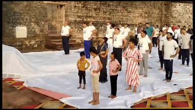 गुना नगर: पर्यटन स्‍थल बजरंगगढ़ किला परिसर में योग दिवस का आयोजन
विभिन्‍न शैक्षणिक संस्‍थाओं में कराया गया बच्‍चों को योगासन