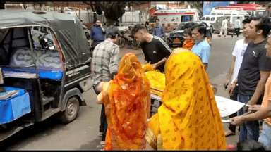 गुना नगर: मातापुरा पर ट्रैक्टर को बचाने के चक्कर में ऑटो पलटा, करीब 8 लोग घायल