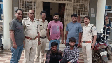 गुना नगर: गुलाबगंज में तमंचे से फायर कर दहशत फैलाने के मामले में कैंट पुलिस ने दो आरोपियों को किया गिरफ्तार