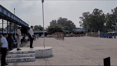 76वें स्वतंत्रता दिवस की फाईनल रिर्हसल में उपायुक्त राहुल हुड्डïा ने लहराया तिंरगा व ली परेड की सलामी।