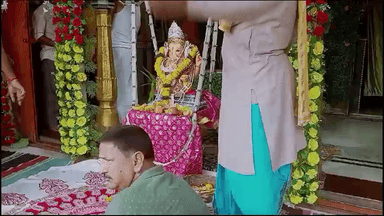 गुना नगर: कैंट क्षेत्र में 10 दिवसीय 'गणेश महोत्सव' की हुई शुरुआत, भगवान गणेश जी को 1051 लड्डू का लगाया गया भोग