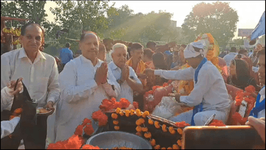 कैथल: सर्व पंजाबी समाज संस्था ने महर्षि वाल्मीकि जयंती पर निकाली शोभा यात्रा का अमर शहीद मदन लाल ढींगड़ा स्मारक पर किया स्वागत