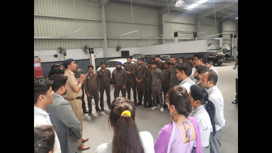 कैथल: कैथल पुलिस द्वारा बुधवार को कार एजेंसी में चलाया राहगीरी साइबर जागरूकता अभियान