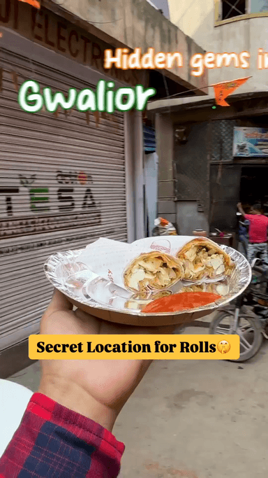 Secret Location for Rolls😍 Kya aapko pata hai?
Address: Roll La Costa, Gorai complex, near Hemu cheela, Ram mandir, Phalka bazar, Gwalior📍