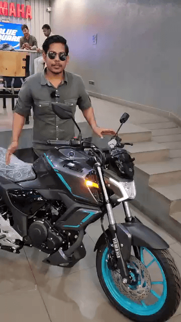 गौतम बुद्ध नगर: Two Wheeler Showroom & Shops वीडियो गाइड | अभी देखें!