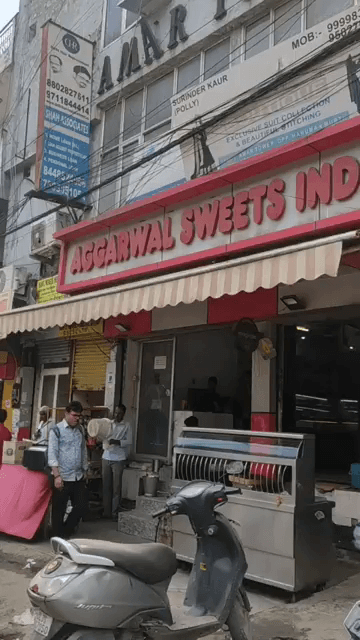 गौतम बुद्ध नगर: Sweet शॉप से जुड़े वीडियो गाइड | अभी देखें!