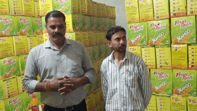 सपना बेवरेज इंडस्ट्रीज के ऑल फ्रूट रस के प्रोडक्टर के होलसेलर और रिटेलर मोहम्मद उस्मान कांटेक्ट नंबर, 8755513492,84331 36470 हमारा पता मोहब्बत नगर रोड जवाहर इंटर कॉलेज सरकारी बाग स्वार रामपुर के पास एक बार सेवा का मौका दें