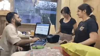 चूरू मे लेडीज सूट और साड़ियों का नया शौरूम.. BSNL ऑफिस के सामने चूरू.. हॉलसेल रेट मे खरीदे बेहतरीन कलेक्शन..7357966099
#churu #suit #saree #lehenga