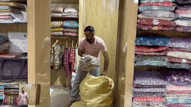 श्री विनायक सूट एंड साड़ी भरतिया हॉस्पिटल के पास BSNL ऑफिस के सामने चूरू #suit #saree #lehenga #bedsheet #towel