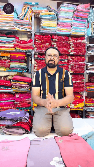 चूरू: 🎉 धनतेरस और दिवाली का खास तोहफा! 🎉
परिधान बुटीक, चूरू लेकर आया है आप सभी के लिए