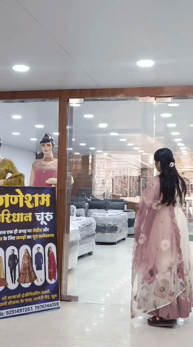 Babita ji bhi Ganesham Paridhan se hi le rah h😅❤️