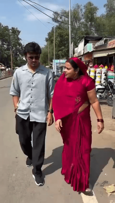 शानदार और मजबूत फर्नीचर के लिए संपर्क करें छाबड़ा फर्नीचर मार्ट पंडित केसी शर्मा स्कूल के सामने मो 8827272735