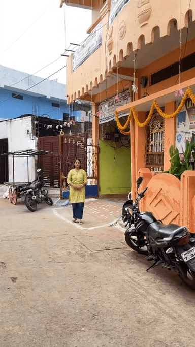 “💡 Ghar baithe shuru karein apna business!
@laxmiindustries par milti hai har type ki machinery – dairy, papad, dona-pattal, atta mill, printing aur bahut kuch!