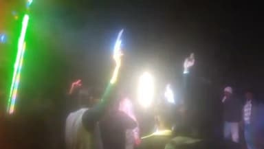 ब्रेकिंग ऊँचाहार-असलहा लहराकर डीजे पर डांस करते युवक का वीडियो सोशल मीडिया पर हुआ वायरल,बारात में शामिल होने आया था युवक...