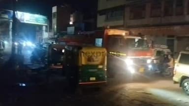 समस्या बनी और समस्या
KEM रोड़ सहल पैलेस में लगी आ*ग, कोटगेट बंद फाटक में अटकी दमकलें
#bikaner