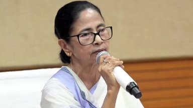 বেলডাঙা ১: মুখ্যমন্ত্রীর সফরের আগেই আটোসাটো নিরাপত্তা বেলডাঙ্গা জুড়ে, টহলদারির সাথে সাথে চলছে জিজ্ঞাসাবাদের প্রক্রিয়া