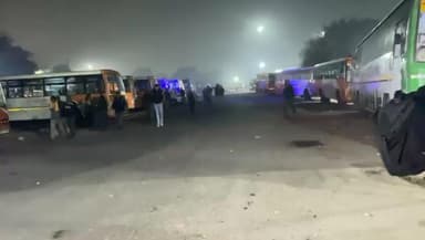 बम की सूचना से मचा हड़कंप बम स्क्वॉड ने संभाली कमान ISBT में अचानक मचा हड़कंप भारी पुलिस बल मौजूद चेकिंग शुरू।
#एटा #वन...
