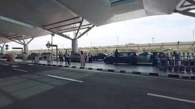 திருச்சி: போலி பாஸ்போர்ட் மூலமாக சிங்கப்பூரிலிருந்து திருச்சி வந்த சிவகங்கை மாவட்டத்தை சேர்ந்தவர் கைது குடிவரவு அதிகாரி கோமதி கொடுத்த புகாரி நடவடிக்கை