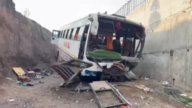 सातारा: कराड येथे नाशिकच्या कॉलेजमधील विद्यार्थ्यांच्या बसचा अपघात, बस वीस फूट खड्ड्यात कोसळली