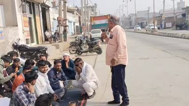 सरकार ने सफाई कर्मचारियों को हटाया विकलागो ने दिया समर्थन नारनौंद