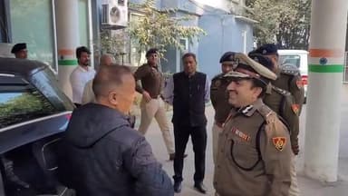 डीजीपी ओ पी सिंह गुरुग्राम के साईबर पुलिस स्टेशन में अचानक पहुंचे औचक निरीक्षण करने 👮🏻
#haryana #haryanapolice #DGP #op...