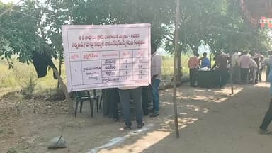 భూపాలపల్లి: భూపాలపల్లి మండల వ్యాప్తంగా కొనసాగుతున్న రెండో విడత నామినేషన్ల చివరి రోజు స్వీకరణ