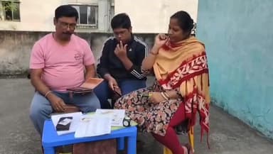 ফরিদপুর দুর্গাপুর: ভোটার লিস্টে নাম ডিলিট হওয়ায় আতঙ্কে দুর্গাপুর পশ্চিম বিধানসভার ৮০ নম্বর বুথের রঞ্জিত দে ও তার স্ত্রী মুন্নি দে