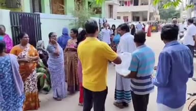 மதுக்கரை: போத்தனூர் பாரதி நகர் பகுதியில் பல்வேறு கோரிக்கையை வலியுறுத்தி அப்பகுதி மக்கள் வீடுகள் முன்பு போராட்டம்