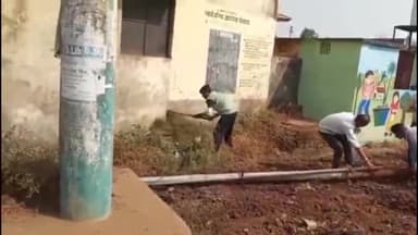 मोहाडी: परसवाडा येथे मुख्यमंत्री समृद्ध पंचायतराज अभियानांतर्गत नागरिकांनी केले श्रमदान