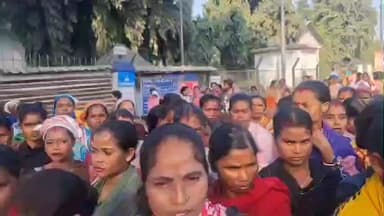 মাৰ্ঘেৰিটা: শুকানপুখুৰী দুৰ্ঘটনাত মৃত শ্ৰমিকসকলৰ উচিত ক্ষতিপূৰণৰ দাবীত পাৱৈ চাহ বাগিচাত চাহ শ্ৰমিকৰ প্ৰতিবাদ