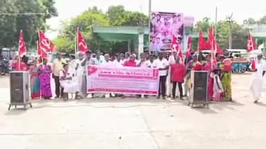 திட்டக்குடி: ராம நத்தம் பேருந்து நிலையத்தில் கோரிக்கை வலியுறுத்தி சிபிஎம் கட்சியினர் ஆர்ப்பாட்டம்.