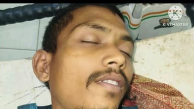 మహబూబాబాద్: బయ్యారం మండల కేంద్రంలో విషాదం కుటుంబ కలహాలతో పెంకు ఫ్యాక్టరీలో పనిచేస్తున్న పాషా అనే వ్యక్తి ఉరివేసుకొని ఆత్మహత్య