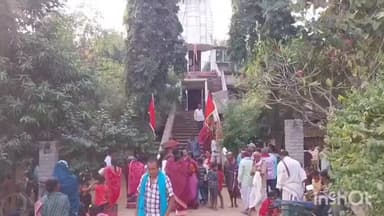 ବୀରମହାରାଜପୁର: ବାଗବର ରାଧାରାଣୀ ମଠ ଠାରେ ଦ୍ଵାଦଶ ବ୍ୟଞ୍ଜନ ଉତ୍ସବ ଅନୁଷ୍ଠିତ, ଲାଗିହେଲା 108 ପ୍ରକାରର ଭୋଗ, ଯୋଗଦେଲେ ହଜାର ହଜାର ଭକ୍ତ ତଥା ଶ୍ରଦ୍ଧାଳୁ