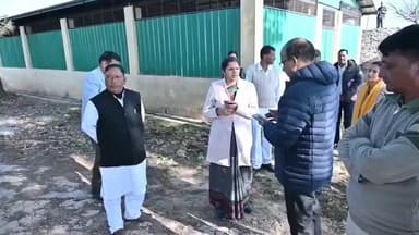 टिहरी: डीएम खंडेलवाल ने गजा में नवनिर्मित गौशाला का किया निरीक्षण